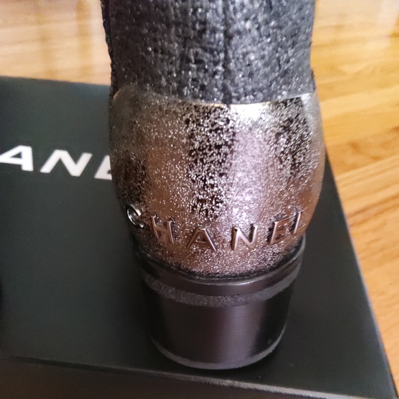 CHANEL💥New💥Pewter & Black Tweed Booties - Picture 4 of 8